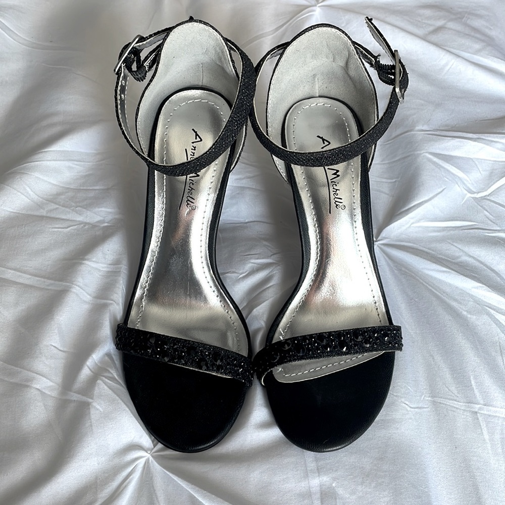 Anne Michelle New Heels